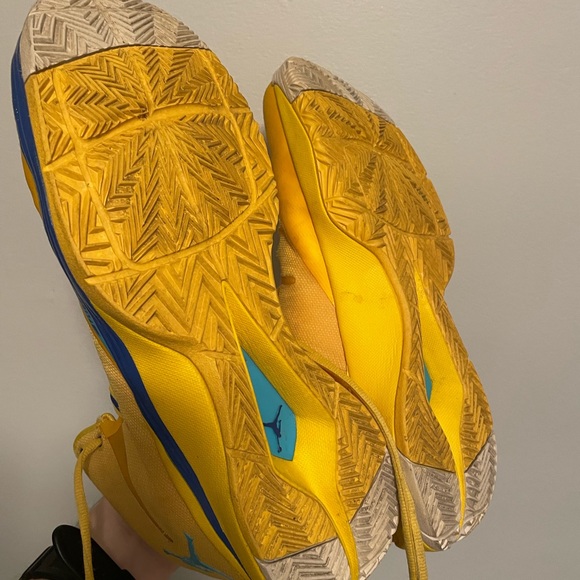 Jordan Super.Fly 2 ‘Varsity Maize’ Yellow Size US 13 - Picture 3 of 4